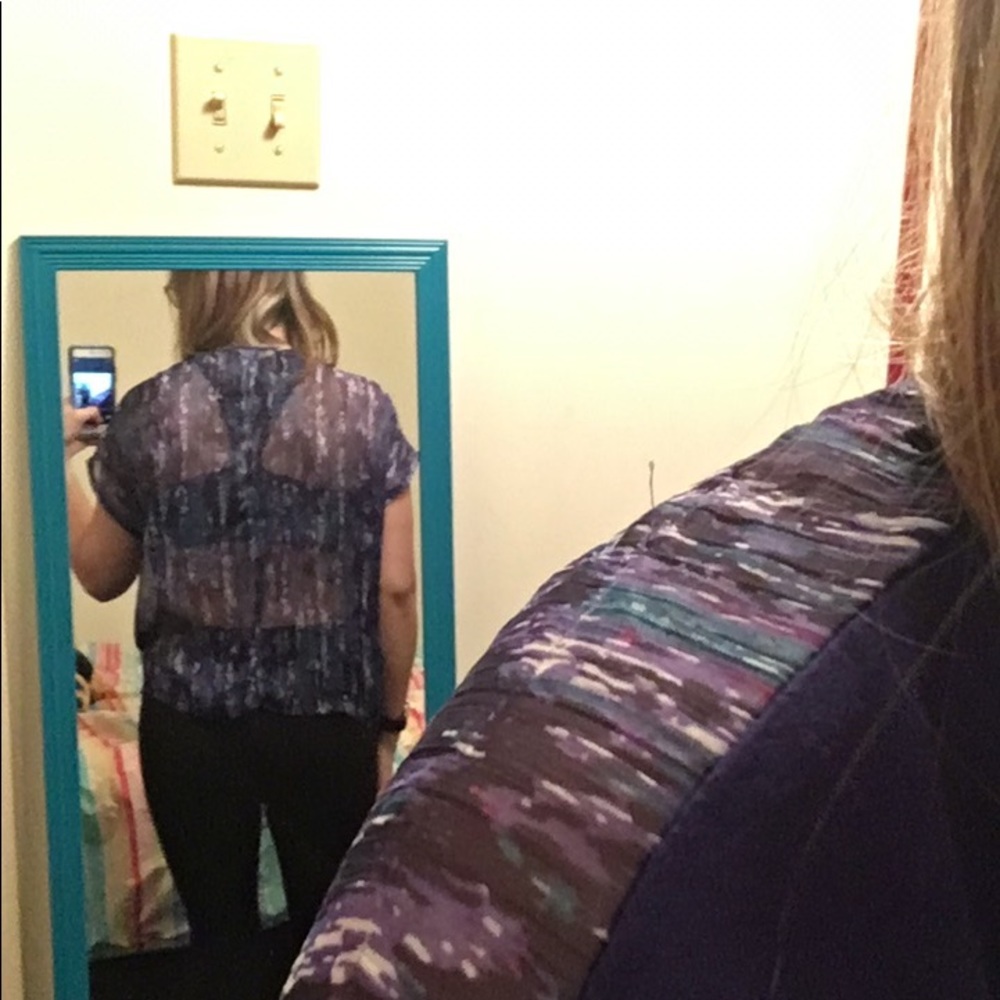 Kira sheer back tee - Picture 3 of 7